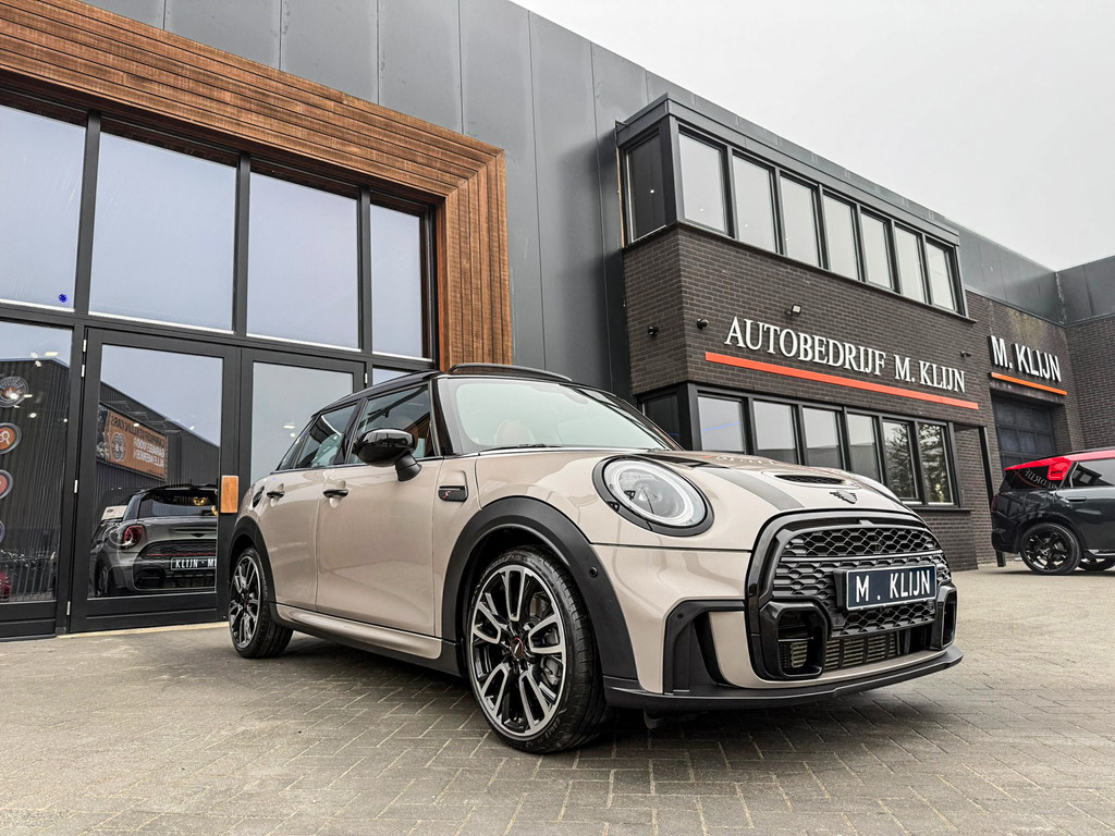 52161131