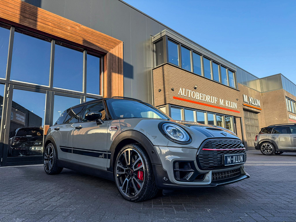 53303588